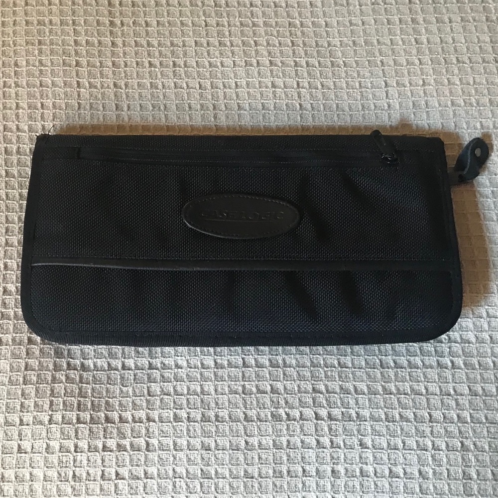 Case Logic Black Travel Multi-Compartment Wallet